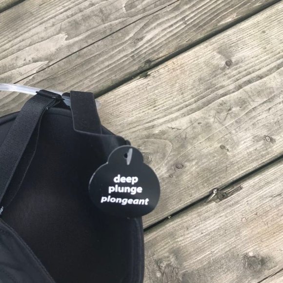 New Black bra 42DD - Picture 3 of 4